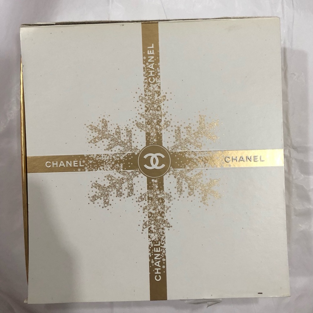 CHANEL Holiday gift box Large